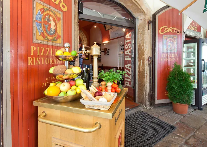 Corto Old Town