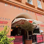 Corto Old Town فندق 3*