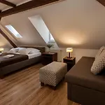 فندق Corto Old Town 3*