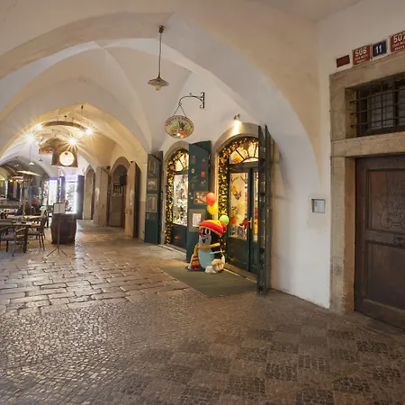 Corto Old Town