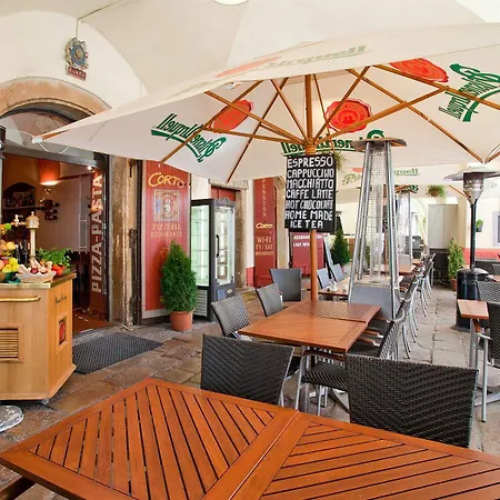 Otel Corto Old Town 3*