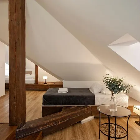 Otel Corto Old Town 3*