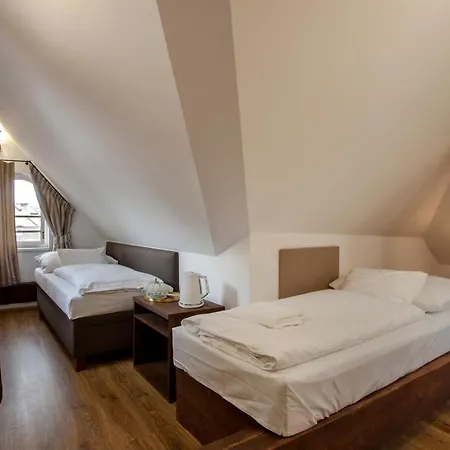 Otel Corto Old Town 3*