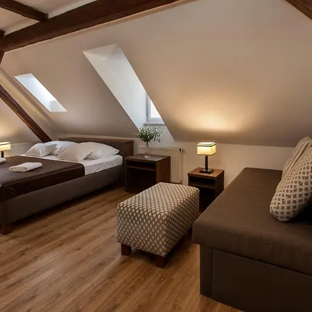 Otel Corto Old Town 3*