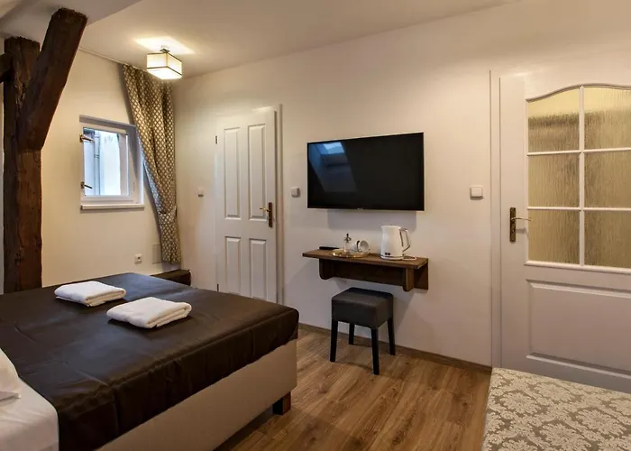 Corto Old Town Hotel