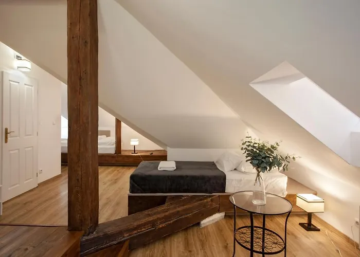 Hotel Corto Old Town 3*